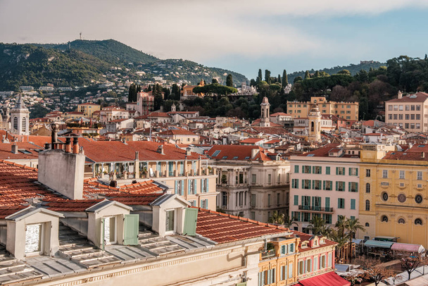 Vista de los tejados del casco antiguo de Niza
 - Foto, imagen