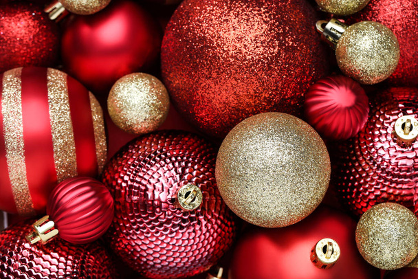 Background of red and golden christmas baubles - Φωτογραφία, εικόνα