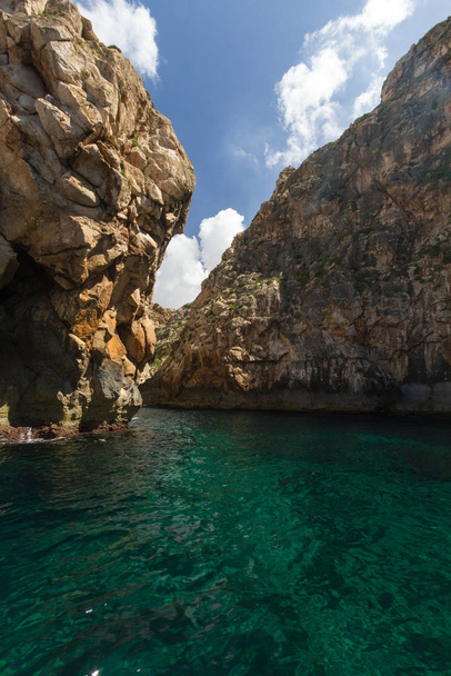 Rocky sea coast on Malta - Φωτογραφία, εικόνα