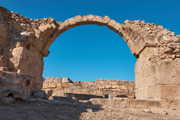Ancient Roman arches in Paphos archaeological park at Kato Pafos in Cyprus - Foto, Imagem
