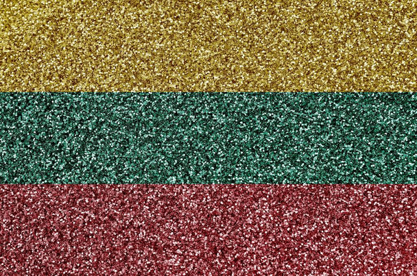 リトアニアの旗は多くの小さな光沢のあるスパンコールで描かれた。ディスコパーティーのためのカラフルな祭りの背景 - 写真・画像