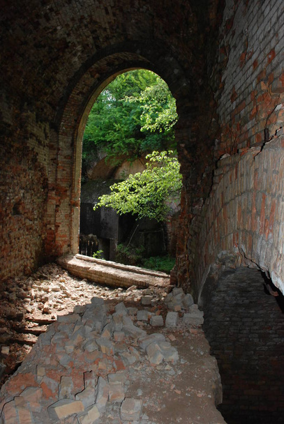Fort dans le village de cafards du quartier Dubensky de la région de Rivne - Photo, image