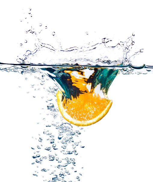 Orange in water - Foto, immagini