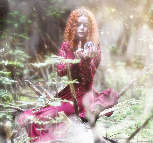 Τελετουργικό μάγισσα σε ένα δάσος - Φωτογραφία, εικόνα