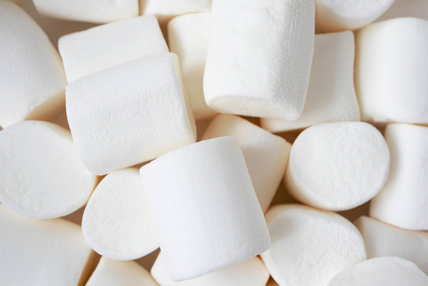 Soft white marshmallows texture, close-up. Heap of sweet food, t - Foto, Imagen