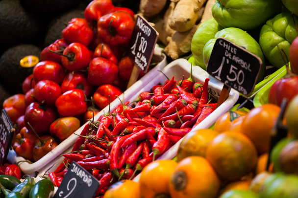 Frutos frescos num mercado - Foto, Imagem