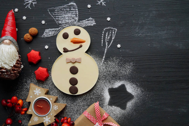 Χιονάνθρωπος λευκή σοκολάτα γλυκά διακοπών - Φωτογραφία, εικόνα
