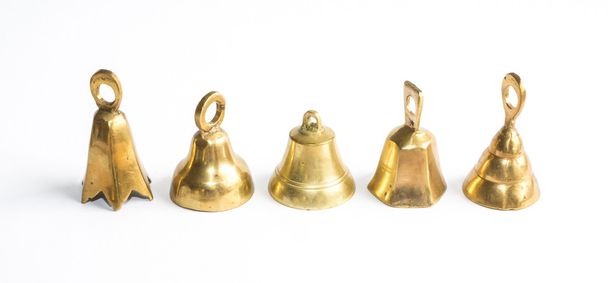 vijf messing jingle bells - Foto, afbeelding