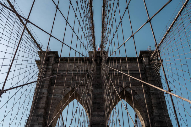 Brooklyn Köprüsü New York şehri görüntüsü, New York Brooklyn Köprüsü 'nün gündoğumu görüntüsü - Fotoğraf, Görsel
