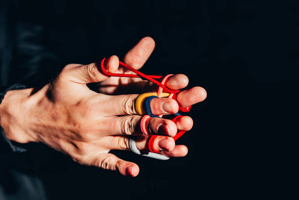 conundrum game with fingers - Fotoğraf, Görsel