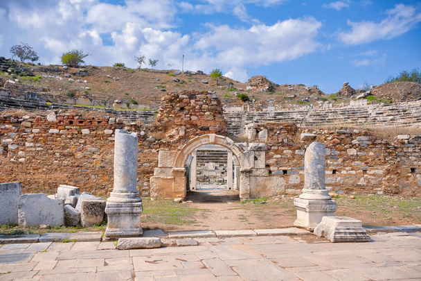 Οδός Τετραπύλου στην αρχαία πόλη της Αφροδίτης, Καρακάσου, Aydin, Τουρκία - Φωτογραφία, εικόνα