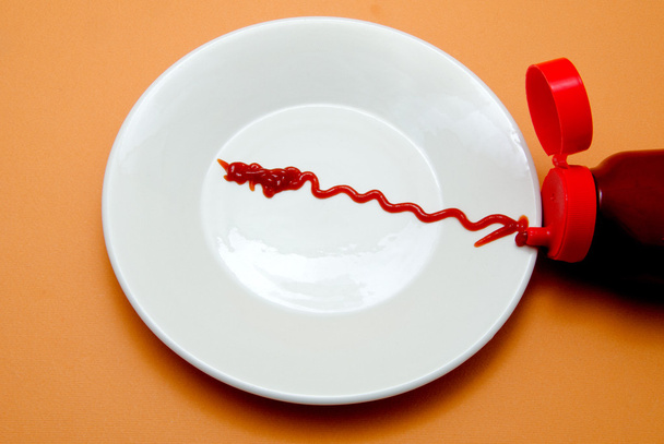 prato com ketchup
 - Foto, Imagem