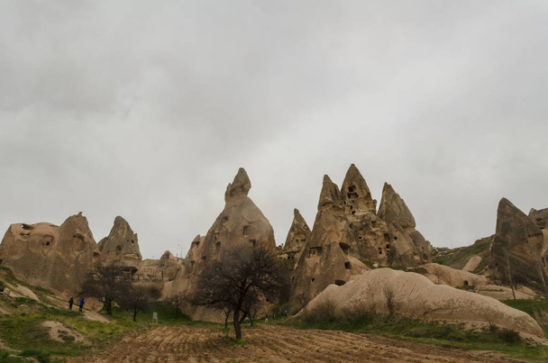 Blick auf die vulkanischen Felsen in Kappadokien. Goreme-Nationalpark - Foto, Bild