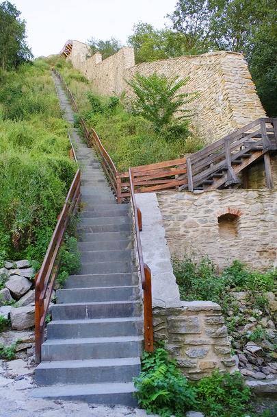 Fortecy Deva, zbudowany w połowie XIII wieku na wzgórzu twierdzy, na miejsce osada Dacian, Rumunia, Europa - Zdjęcie, obraz