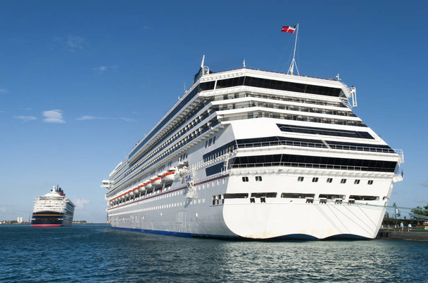 Nassau Harbour Cruise Ship Maneuvers - Photo, Image