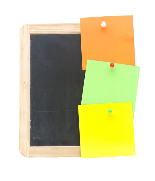 kleine leere Holztafel mit buntem Zettel isoliert auf weißem Papier - Foto, Bild
