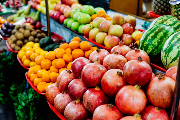 Obst und Gemüse Äpfel Orangen Tomaten Mandarinen-Melonen - Foto, Bild