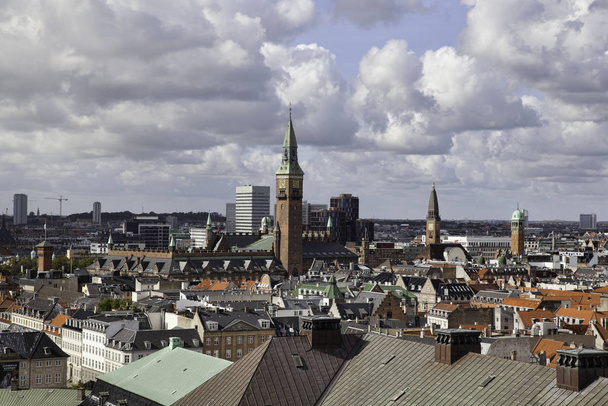 Κοπεγχάγη ορίζοντα με το Δημαρχείο της Κοπεγχάγης - Φωτογραφία, εικόνα