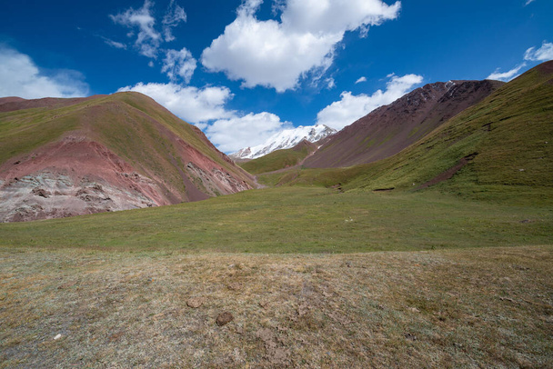 Trek to Lenin peak in Kyrgyzstan, Pamir - Foto, imagen