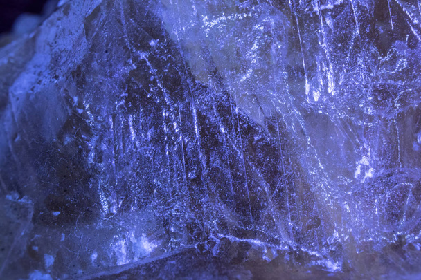 Gyönyörű közeli a rock kvarc kristály drágakő  - Fotó, kép
