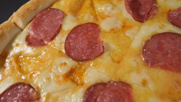 câmera lenta fechar pizza saborosa
 - Filmagem, Vídeo