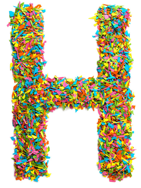 Duża litera angielska H wykonana z kolorowego konfetti papierowego odizolowanego na białym tle - Zdjęcie, obraz