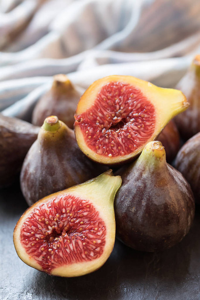 fresh and ripe natural figs - Fotoğraf, Görsel