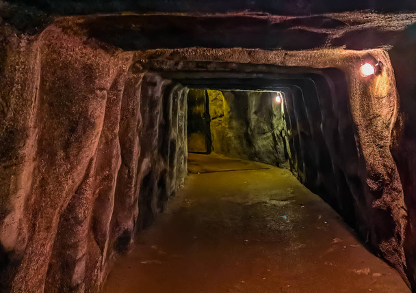 старий тунель шахти, ностальгічні пейзажі, історичний підземний прохід
 - Фото, зображення