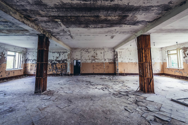 Ciudad abandonada de Skrunda en Letonia
 - Foto, imagen