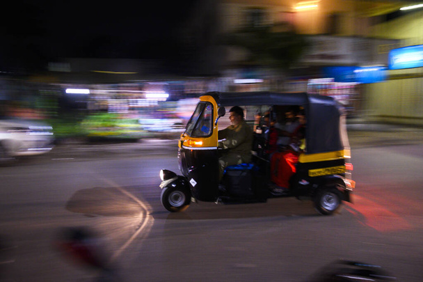 Ινδική auto riksha στο δρόμο - Φωτογραφία, εικόνα