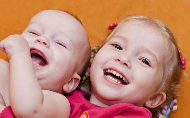 gelukkige kleine kinderen - Foto, afbeelding