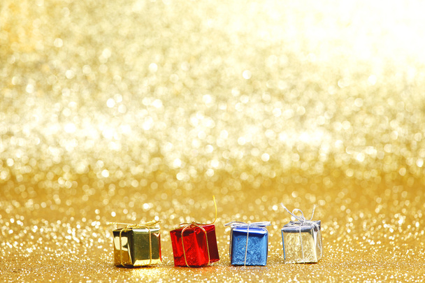 барвисті подарункові коробки
 - Фото, зображення