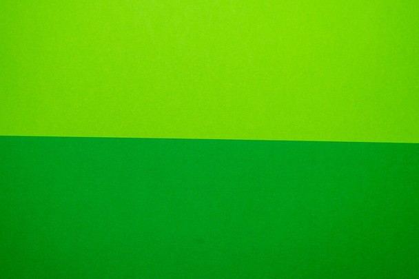 cartón, verde y verde claro
 - Foto, Imagen