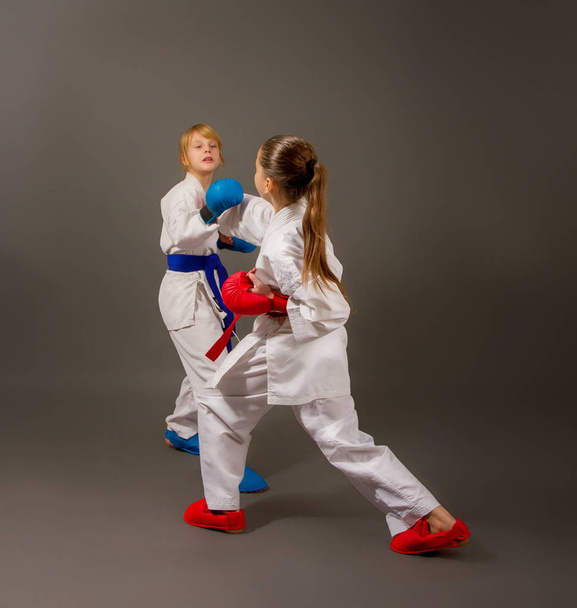 two girls are fighting - Foto, Bild