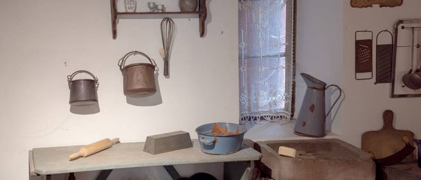 Внутрішній вигляд кухні 19-го століття в історичному альсатийському письмі - Фото, зображення