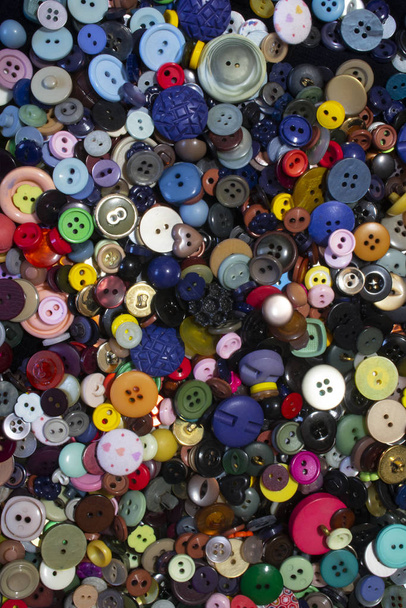 多色の異なるサイズのボタンのコレクション  - 写真・画像