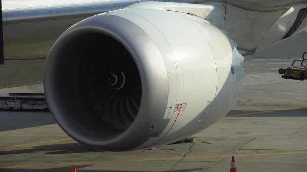 Airplane engine. Aircraft turbine and its propeller, blades close-up. Ultra HD - Záběry, video