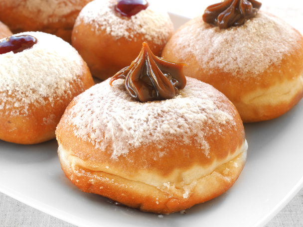 Primer plano deliciosos donuts israelíes
 - Foto, Imagen