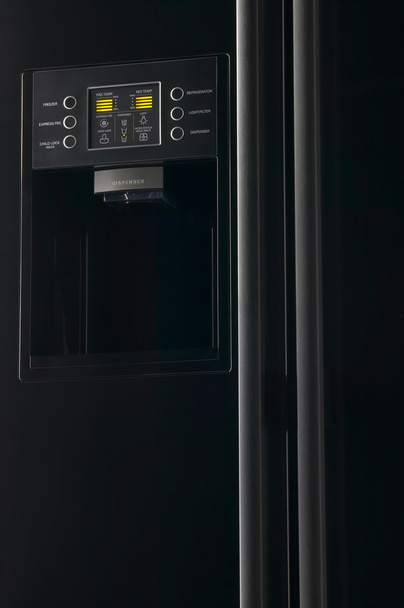 Холодильник з лобовим дисплеєм
 - Фото, зображення