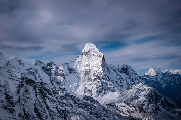 Гора Ама Даблам, Гималаи. Непал
 - Фото, изображение