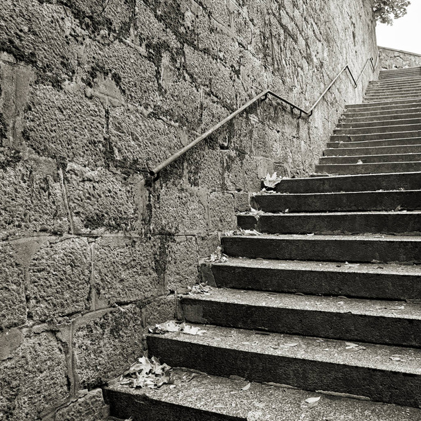Escaleras en el casco antiguo histórico de Karlovy Vary en la República Checa
                                - Foto, imagen