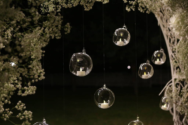 свадебный декор цветы открытки мяч стекло висит
 - Фото, изображение