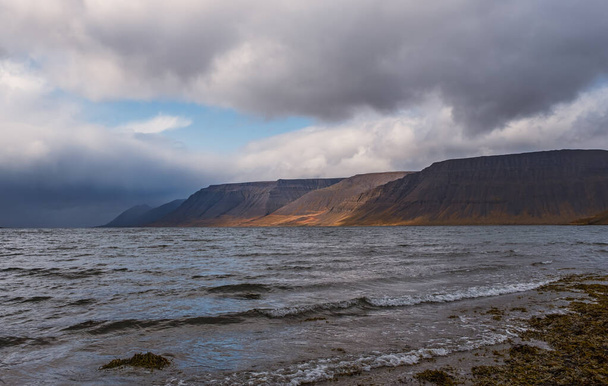 Isafjordur fiordo ad ovest dell'Islanda. settembre 2019
 - Foto, immagini