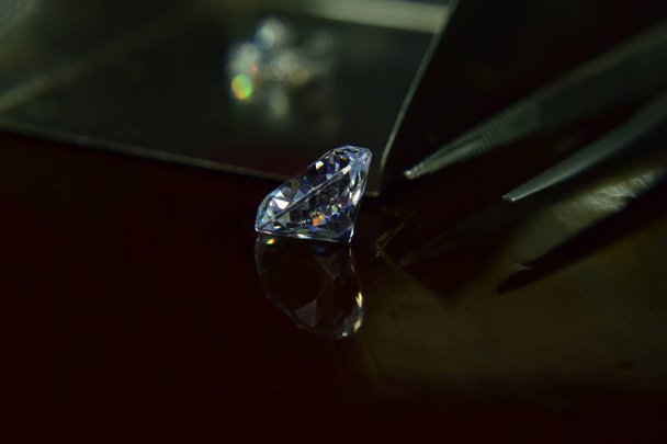 Diamanten sind wertvoll, teuer und selten. Zur Schmuckherstellung - Foto, Bild