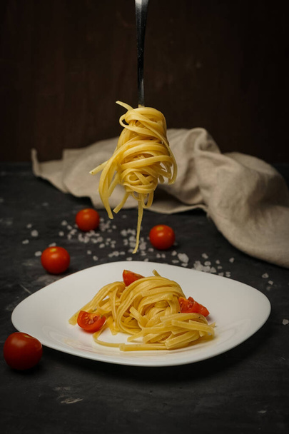 Італійська паста на тарілку - Фото, зображення