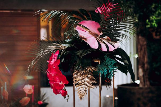 Beautiful wedding decoration in tropical style, close-up - Foto, Imagem