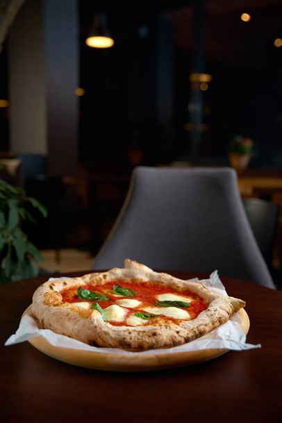 Italian Pizza Restaurant Menu - Classic Margarita Pizza. Pizza Dinner - Foto, afbeelding
