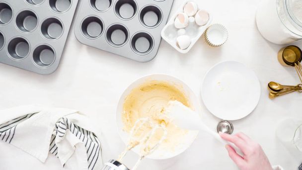 Pečení vanilkových dortíků - Fotografie, Obrázek