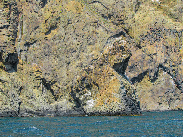 Crimea, catena montuosa di Kara-Dag, la roccia famosa del leone, T simile
 - Foto, immagini