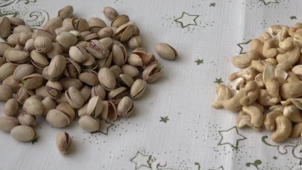 Veel pistachenoten en cashewnoten  - Video